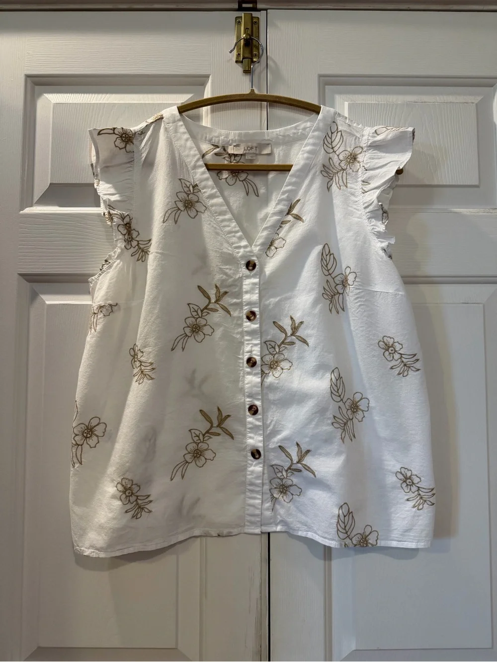 LOFT Button Front Embroidered Top Size L - Picture 1 of 1